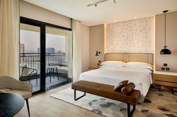 Club Suite, 1 King Bed, Tower