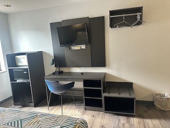 Standard Room, 1 Queen Bed, Accessible, Non Smoking
