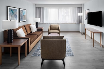Suite, 1 King Bed with Sofa bed