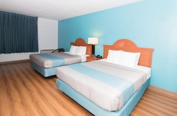 Deluxe Room, 2 Queen Beds, Smoking, Refrigerator