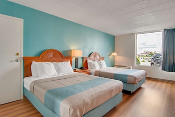 Standard Room, 2 Queen Beds, Non Smoking