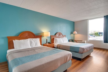 Deluxe Room, 2 Queen Beds, Non Smoking, Refrigerator & Microwave