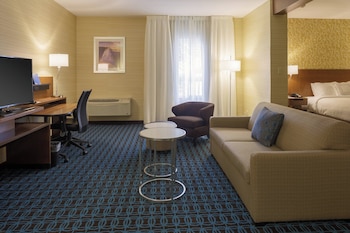 Studio, 1 King Bed with Sofa bed, Hearing Accessible (Accessible Bathtub)