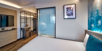 Executive Queen Room