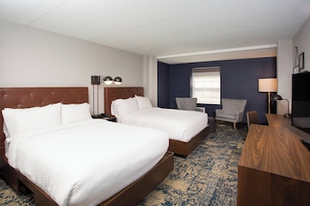 Room, 2 Queen Beds (Mobility/Hearing Access, Roll-In Shwr)