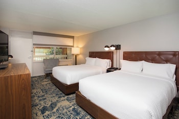 Room, 2 Queen Beds, Pool View (Poolside)