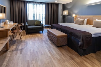 Superior Room, 1 King Bed with Sofa bed
