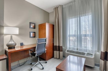 Suite, 1 King Bed with Sofa bed, Accessible, Non Smoking