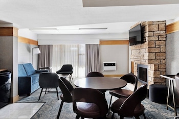 Room, 1 King Bed, Fireplace