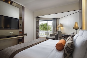 Deluxe River View Room