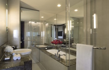 Deluxe River View Room
