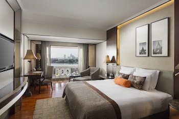Deluxe Riverfront Room