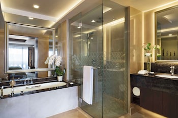 Two Bedroom River View Chao Phraya Suite