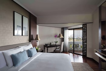 Deluxe River View Room