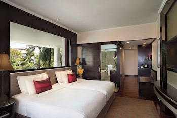 Junior River View Suite