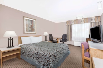 Standard Room, 1 Queen Bed, Non Smoking