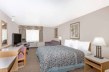 Studio Suite, 1 King Bed, Non Smoking