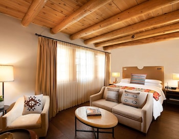 Deluxe Room, 1 King Bed