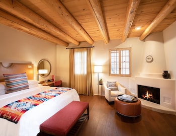 Deluxe Room, 1 King Bed