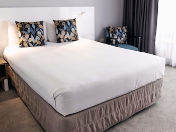 Deluxe Room, 1 Queen Bed
