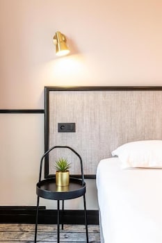 Connected Rooms