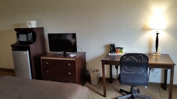 Deluxe Room, 2 Queen Beds (Second Floor)