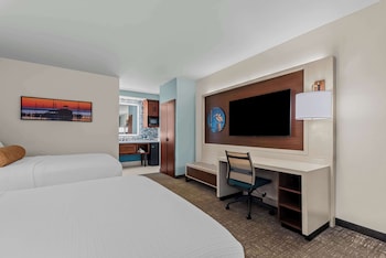 Suite, 2 Queen Beds, Non Smoking, Refrigerator & Microwave (Larger Room)