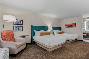 Suite, 2 Queen Beds, Non Smoking, Refrigerator & Microwave (Larger Room)