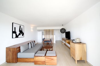 Suite, 1 King Bed, Non Smoking (Master)
