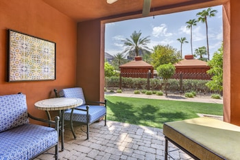Room, 2 Queen Beds (Oasis Poolside Room)