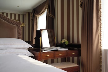 Superior Room, 1 King Bed