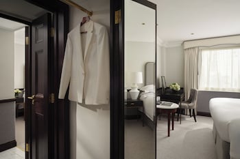 Superior Room, 1 King Bed