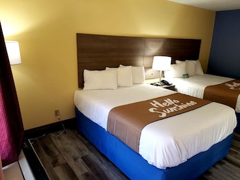 Room, 2 Queen Beds, Non Smoking