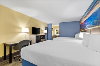 Room, 2 Queen Beds, Non Smoking