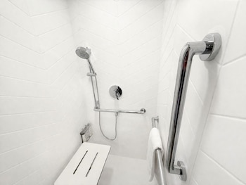 Standard Room, 1 King Bed, Accessible (Communications Accessible)