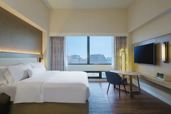 Premium Room, 1 King Bed