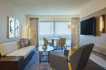 Executive Suite, 1 King Bed with Sofa bed