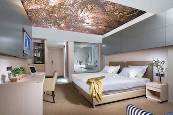 Deluxe Room, City View