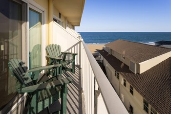 Room, 2 Double Beds, Non Smoking, Partial Ocean View