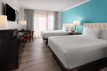 Standard Room, 2 Double Beds, Non Smoking