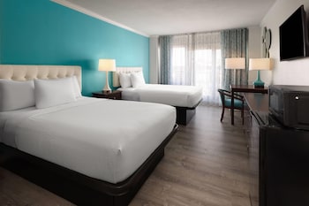 Room, 2 Double Beds, Non Smoking, Partial Ocean View