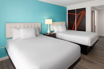 Standard Room, 2 Double Beds, Non Smoking