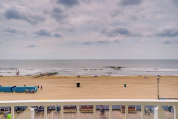 Room, 1 King Bed, Non Smoking, Oceanfront