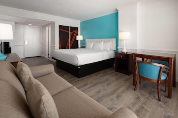 Room, 1 King Bed, Non Smoking, Oceanfront
