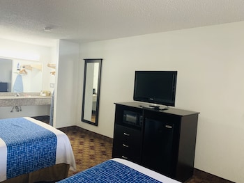 Standard Room, 2 Queen Beds, Smoking