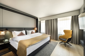 Premium Room, 1 King Bed, River View