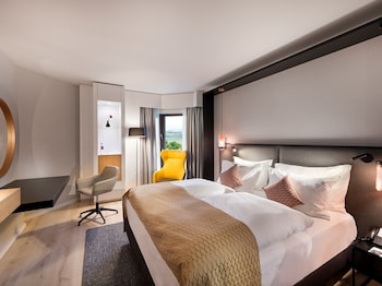 Standard Room, 1 Queen Bed