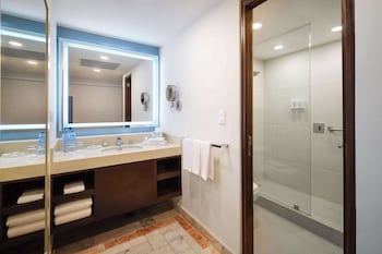 Executive Suite, 1 King Bed - Non-smoking