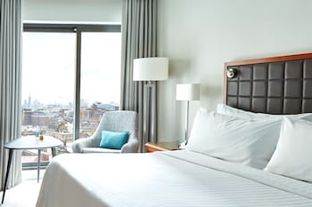 Deluxe Room, 1 King Bed