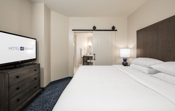Deluxe Suite, 1 King Bed (Loft)
